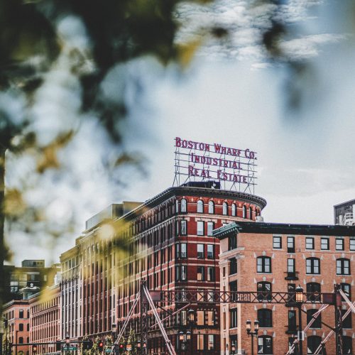 Descobrindo o Lar Perfeito: Cidades nos Arredores de Boston com Custo de Moradia Menor